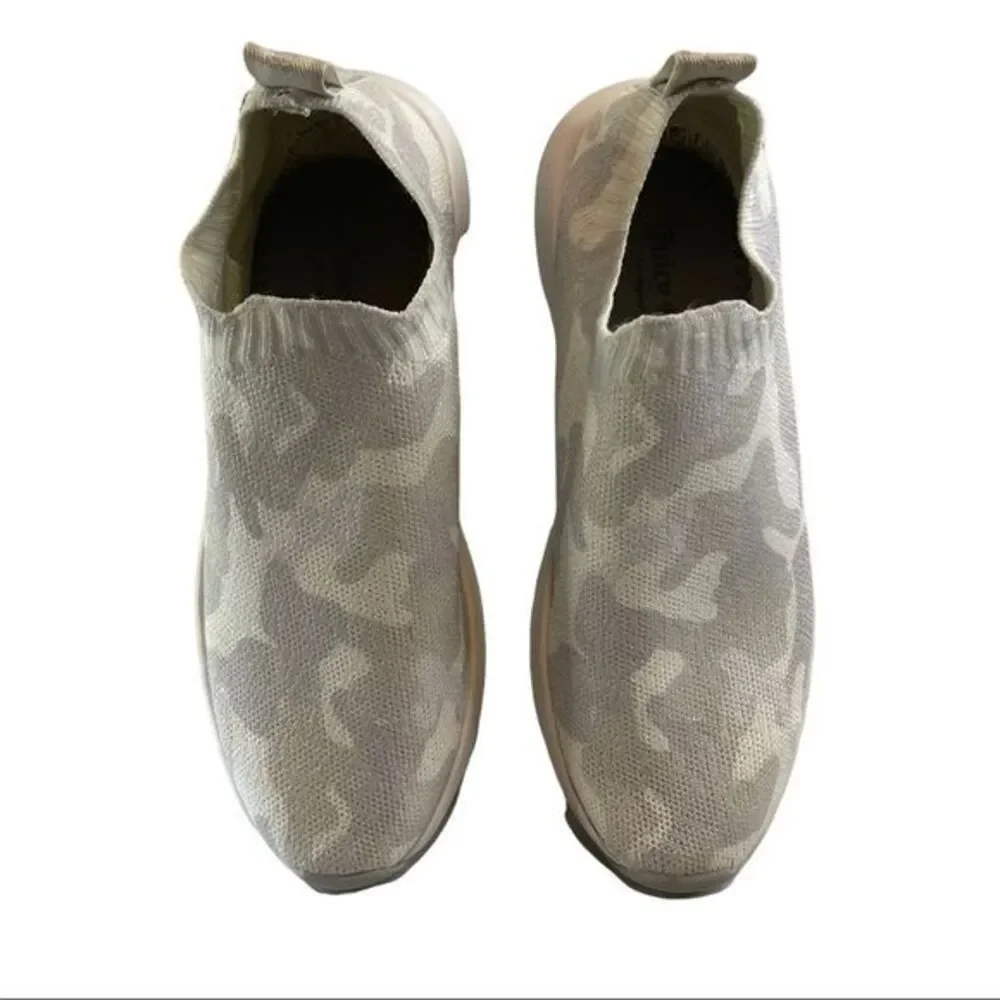 Juicy Couture Womens Slip On Sneakers Camouflage Knit Athletic Shoes‎ Size 7.5
